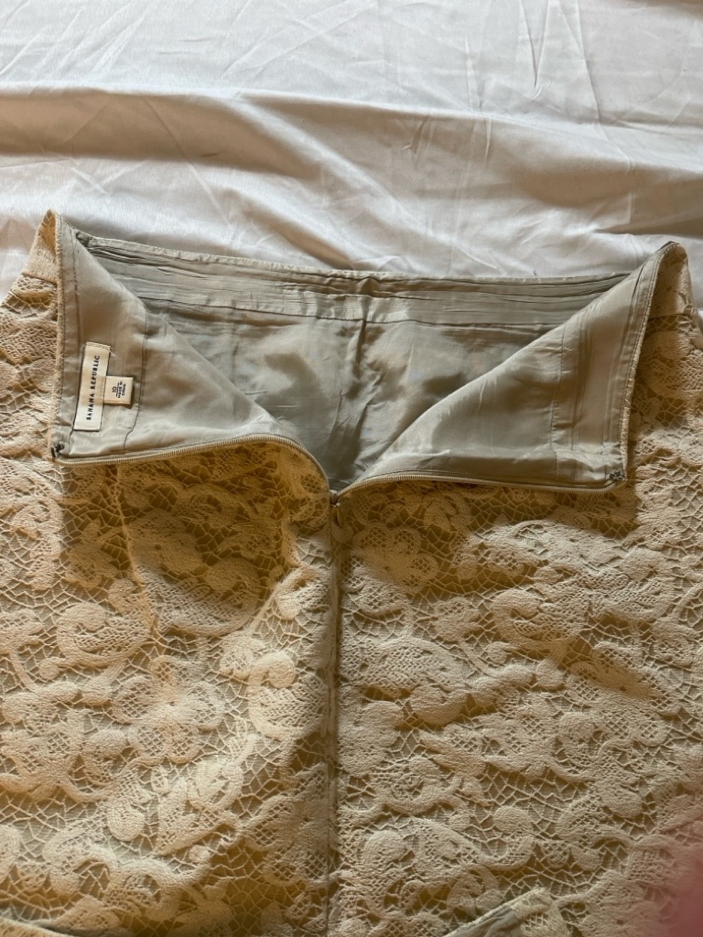Banana Republic Lace Skirt Cream Size 10 Pencil Lined Elegant Work Occasion - Picture 6 of 9